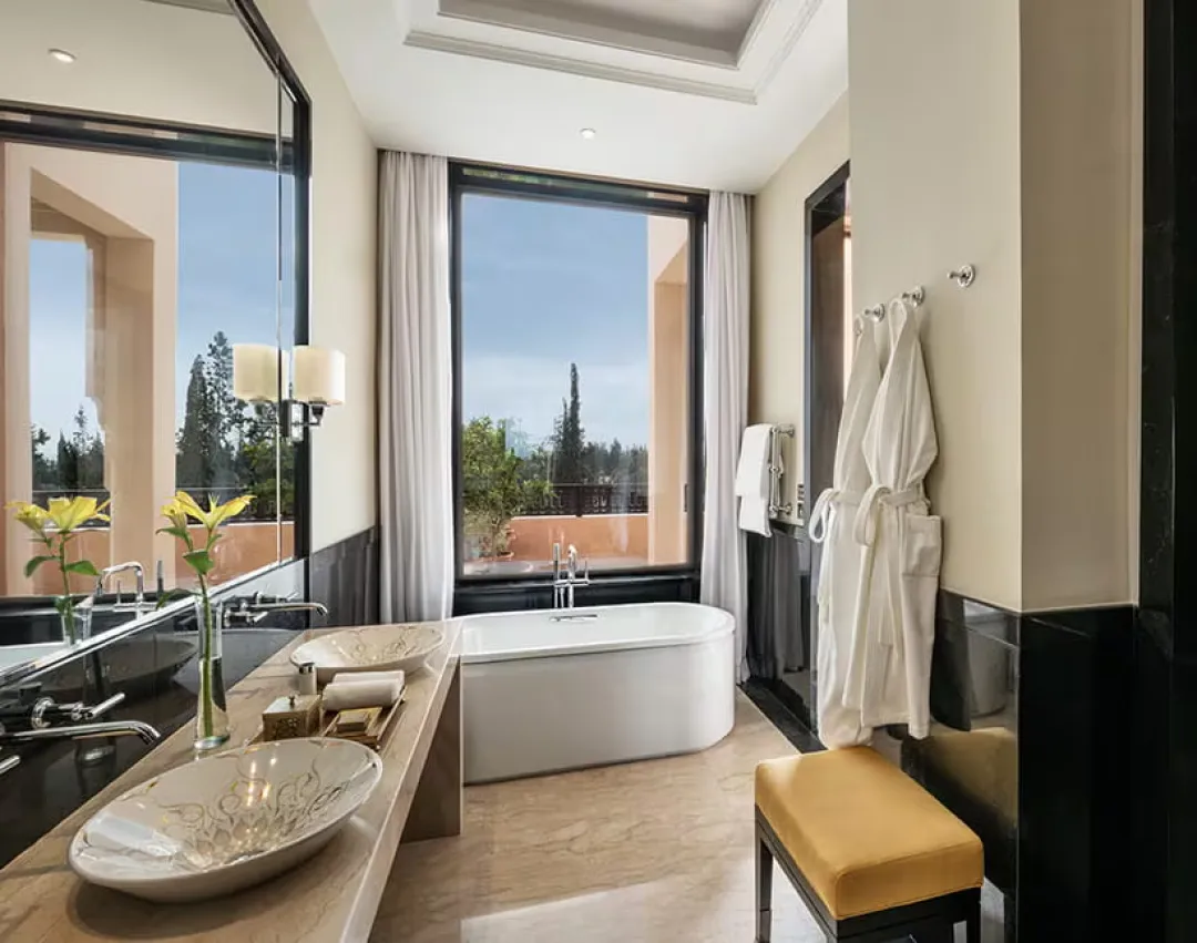 Deluxe Room with Private Terrace - Bathroom