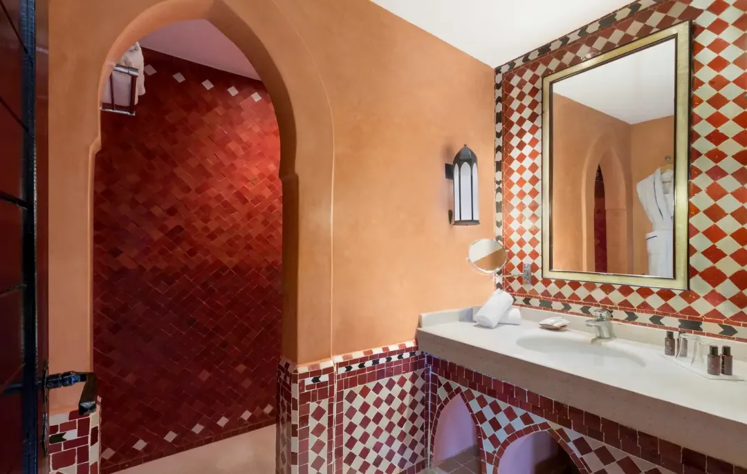 Deluxe Room - Bathroom