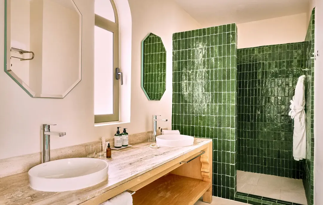 Family Oasis Deluxe Room - Bathroom