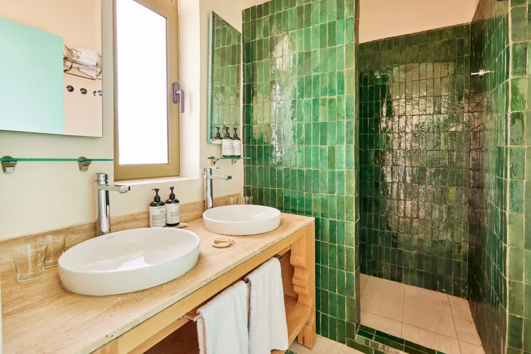Family Oasis Superior Room - Bathroom