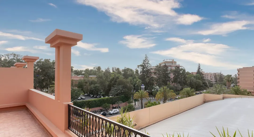 Contemporary Junior Suite - Balcony View