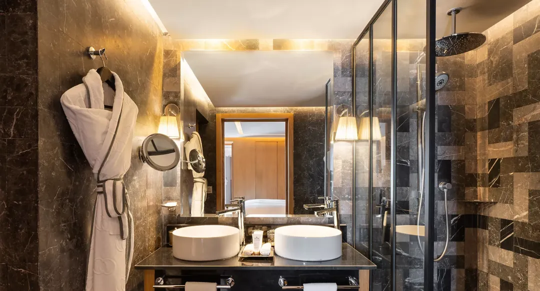 Contemporary Junior Suite - Bathroom