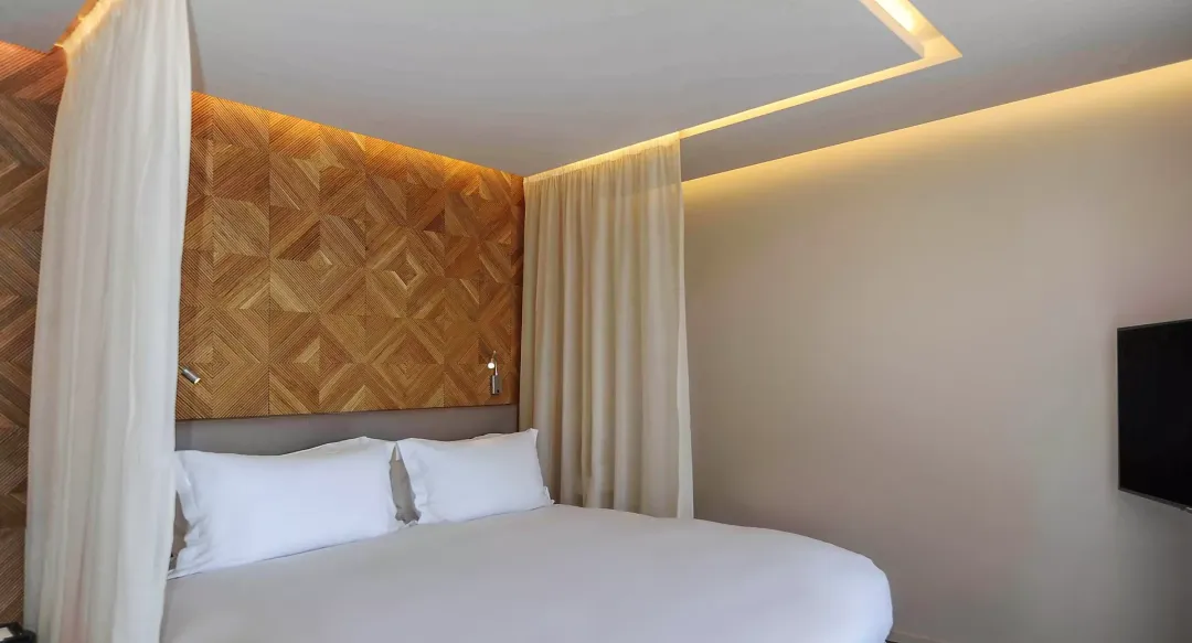 Contemporary Junior Suite - Bedroom