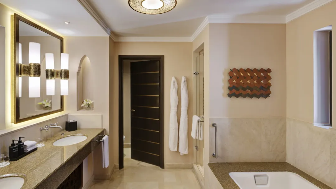Pavilion Patio Room - Bathroom