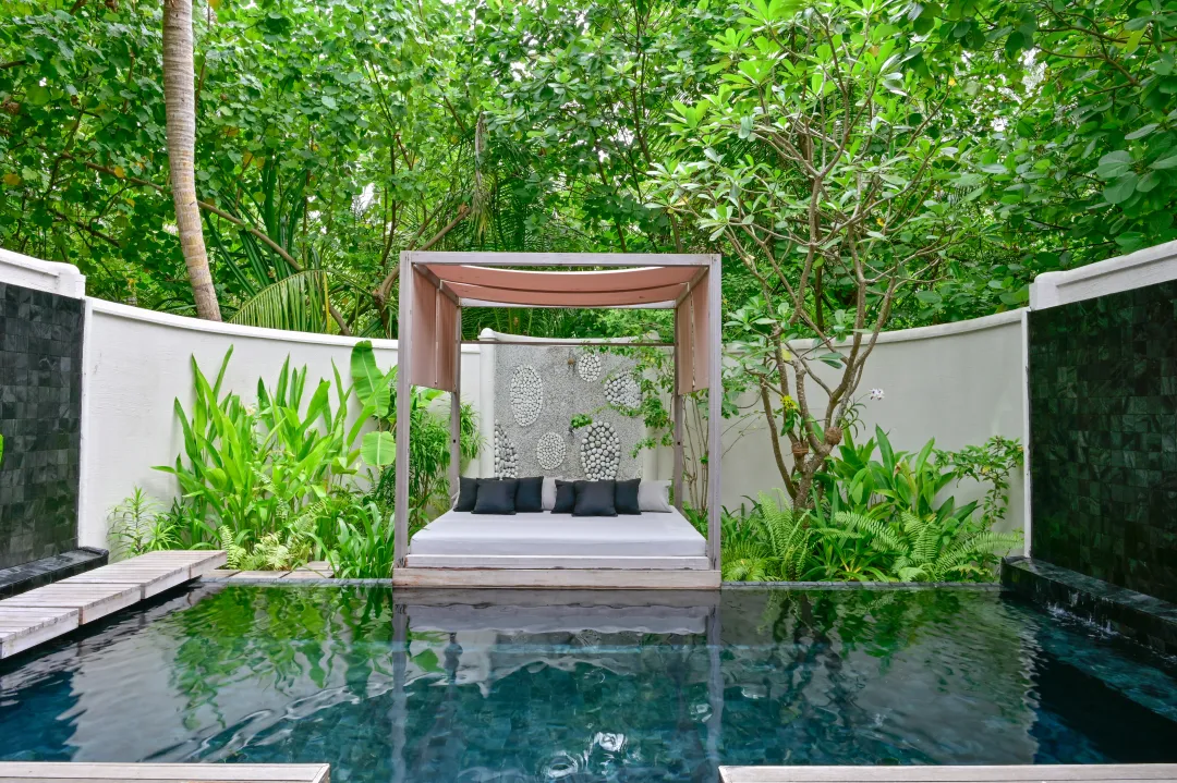 Grand Premier Beach Villa with Pool - Pool Cabana
