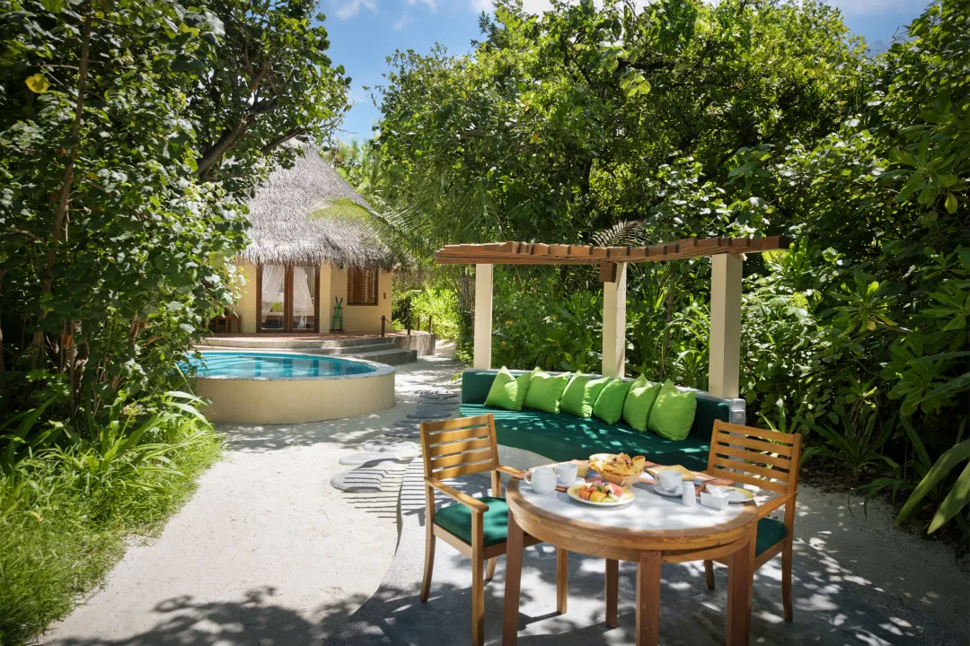 Deluxe Pool Villa - Garden Dining