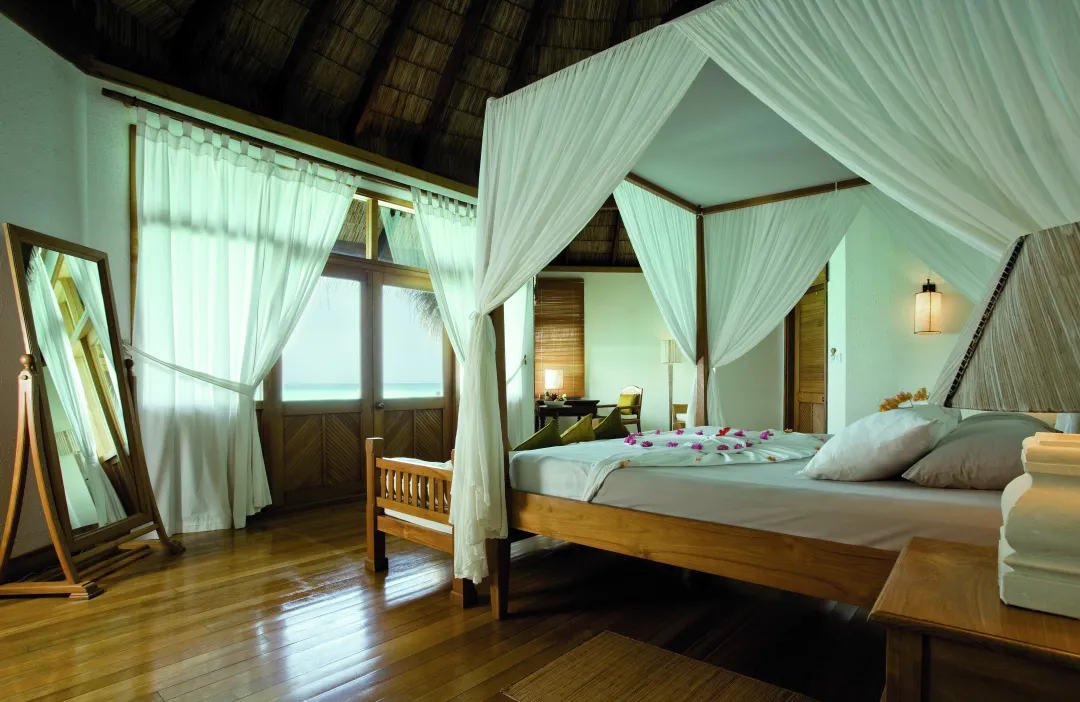 Lagoon Villa - Bedroom With View