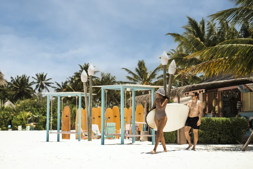 Constance Moofushi - Surf