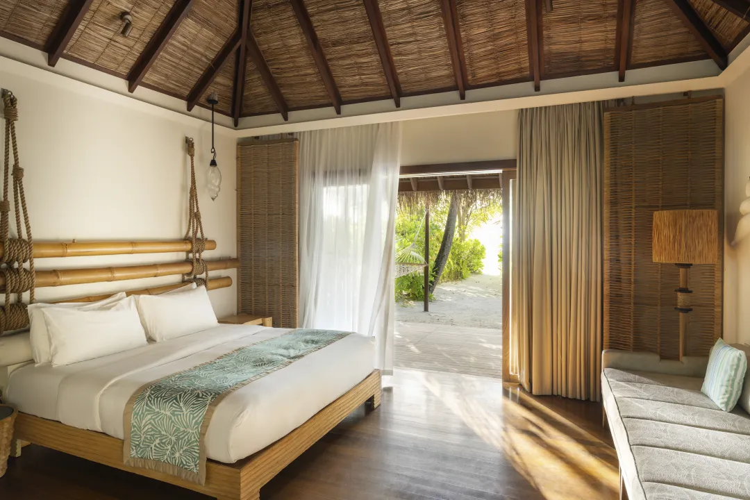 Constance Moofushi - Beach Villa