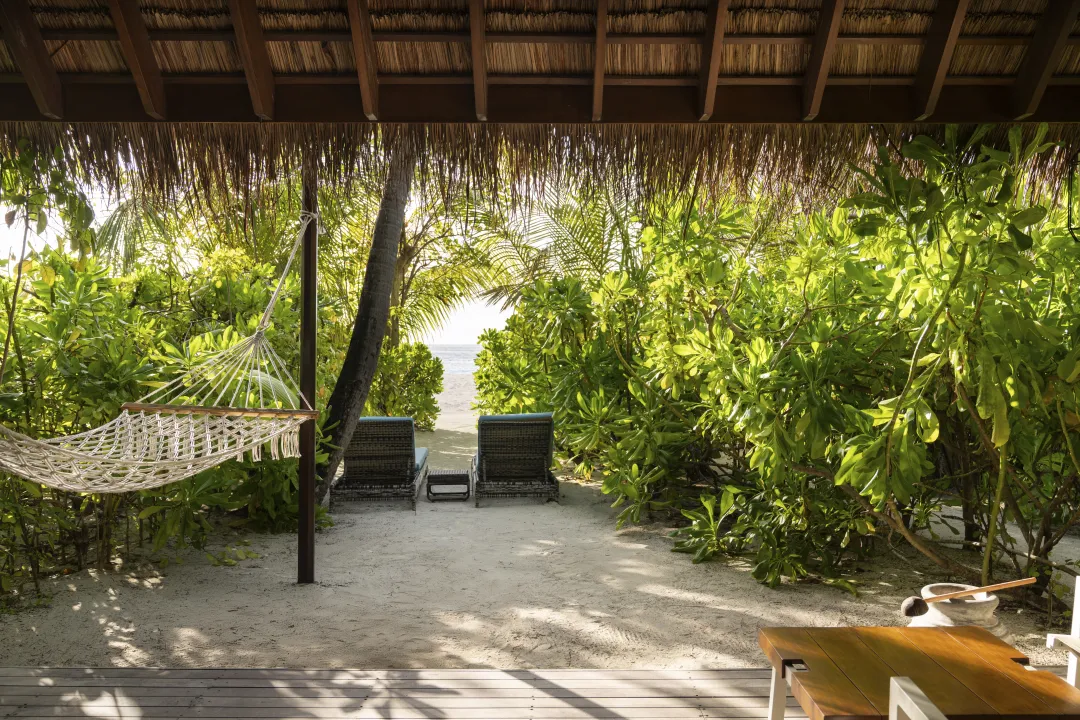 Constance Moofushi - Beach Villa - Hammock