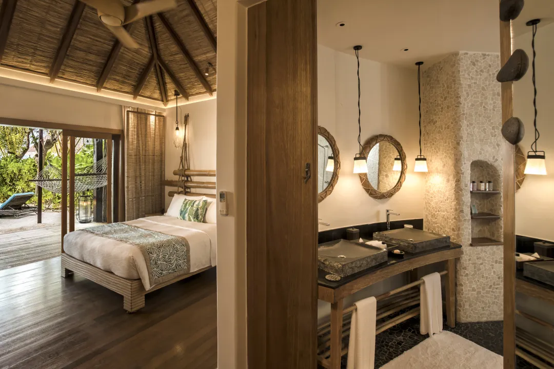 Constance Moofushi - Beach Villa - Bathroom