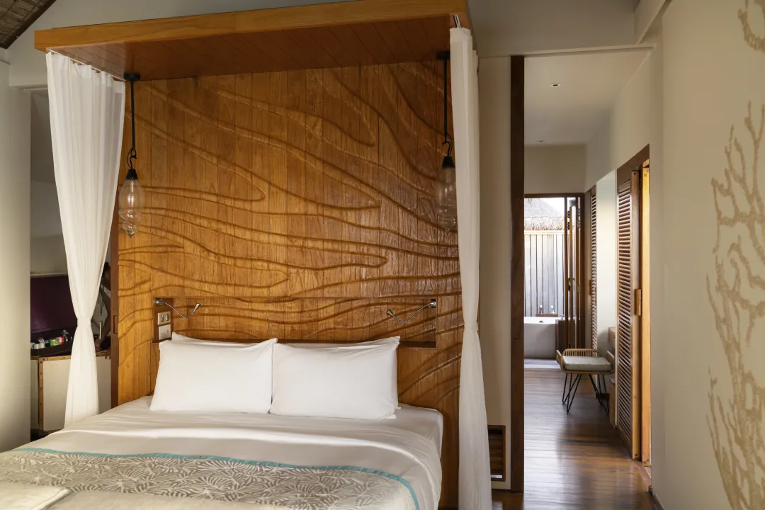 Constance Moofushi - Senior Water Villa - Interior