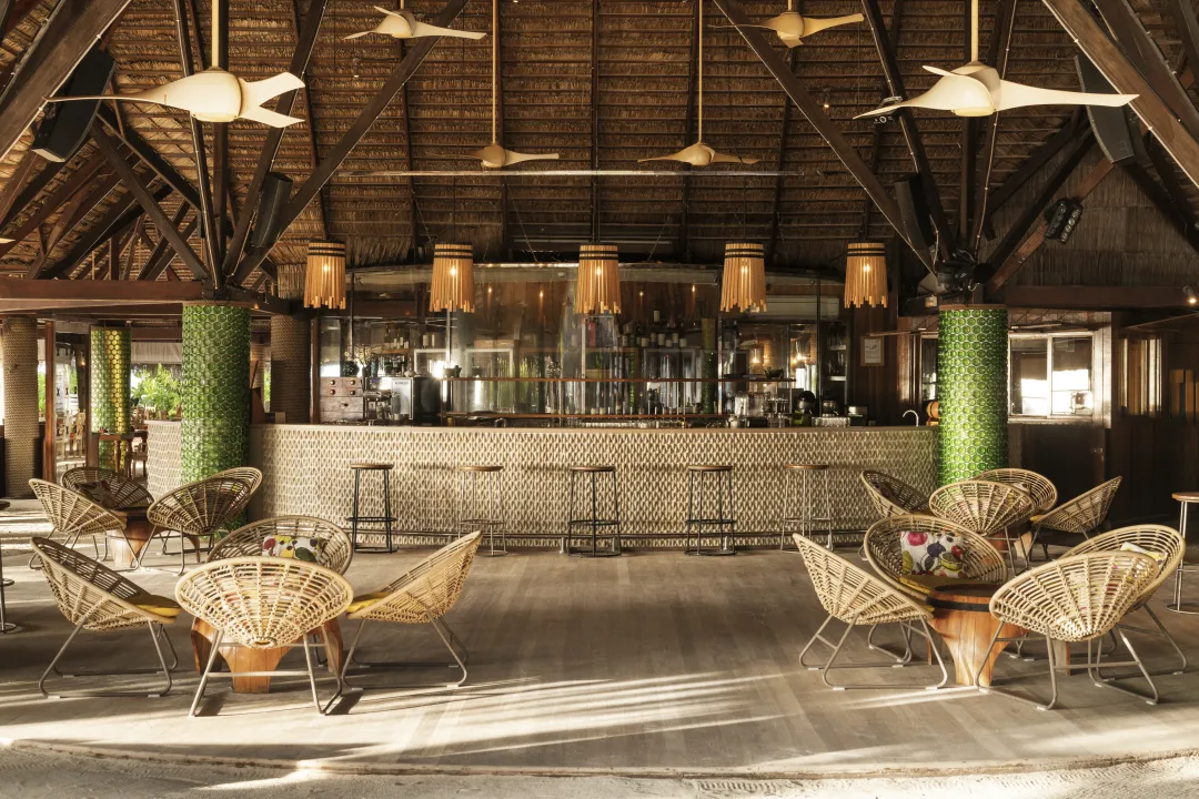 Constance Moofushi - Manta Bar