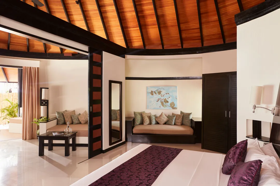 Family Deluxe Beach Villa with Pool - Bedroom with Indoor Seating Aeria