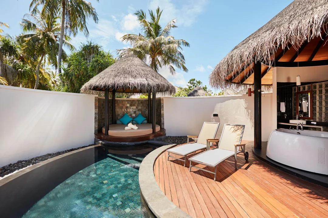 Pool Beach Villa - Pool Deck With Lounge