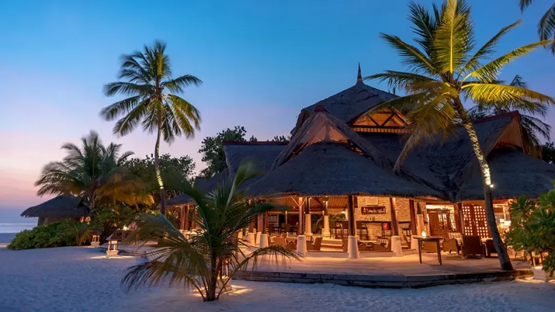 Banyan-Tree-Vabbinfaru-Naboli-Bar