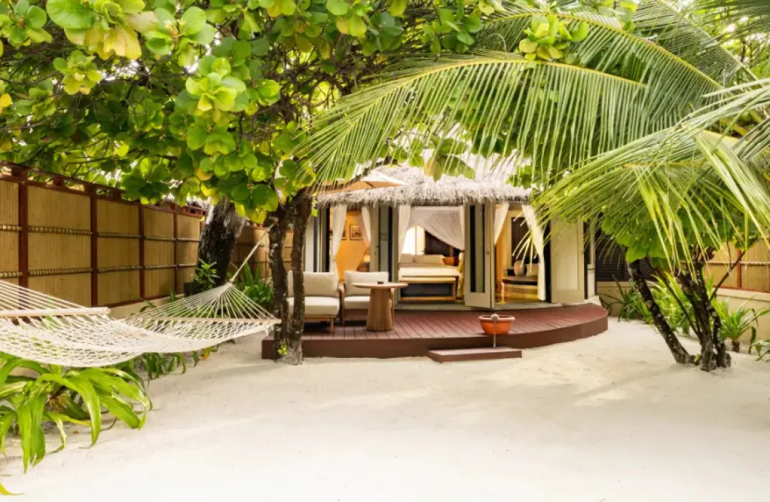 Banyan-Tree-Vabbinfaru-OceanView-Pool-Villa-Exterior