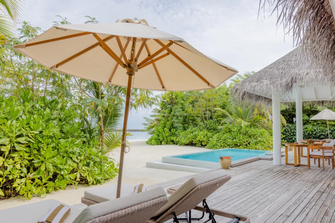 Two Bedroom Beach Residence with Pool - Sun Lounge