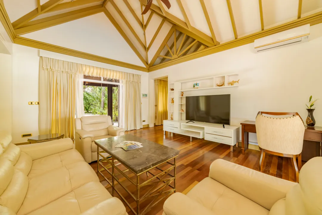 Two Bedroom Beach Suite - Living Room