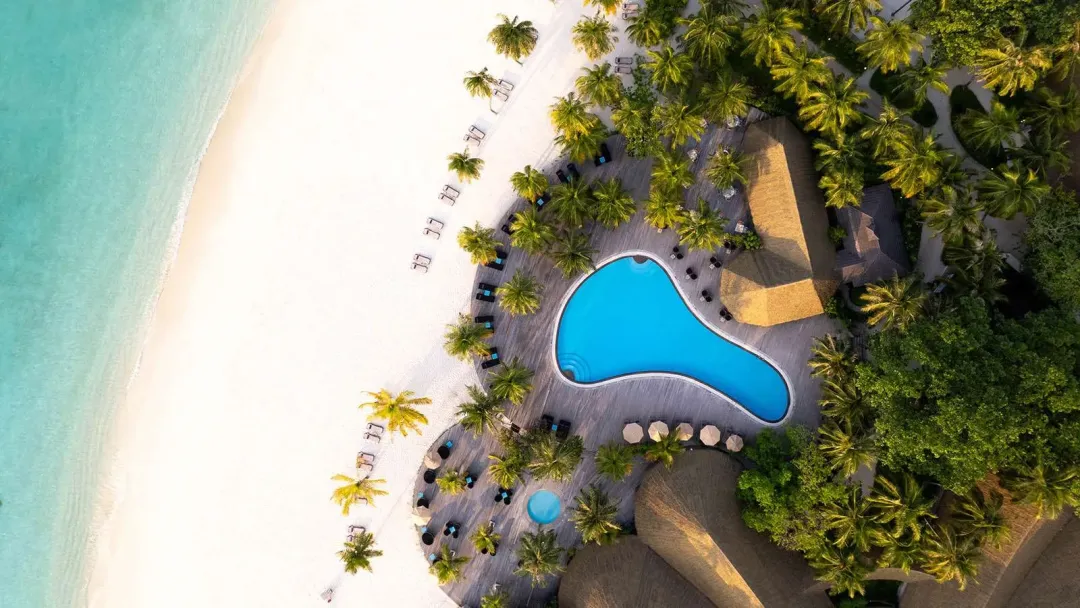 Kuredu-Island-Resort-_-Spa-Aerial-View-Pool