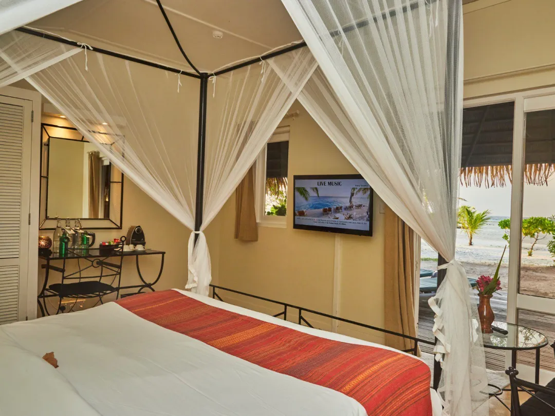 Kuredu-Resort-and-Spa-Premium-Beach-Villa-King-Bed