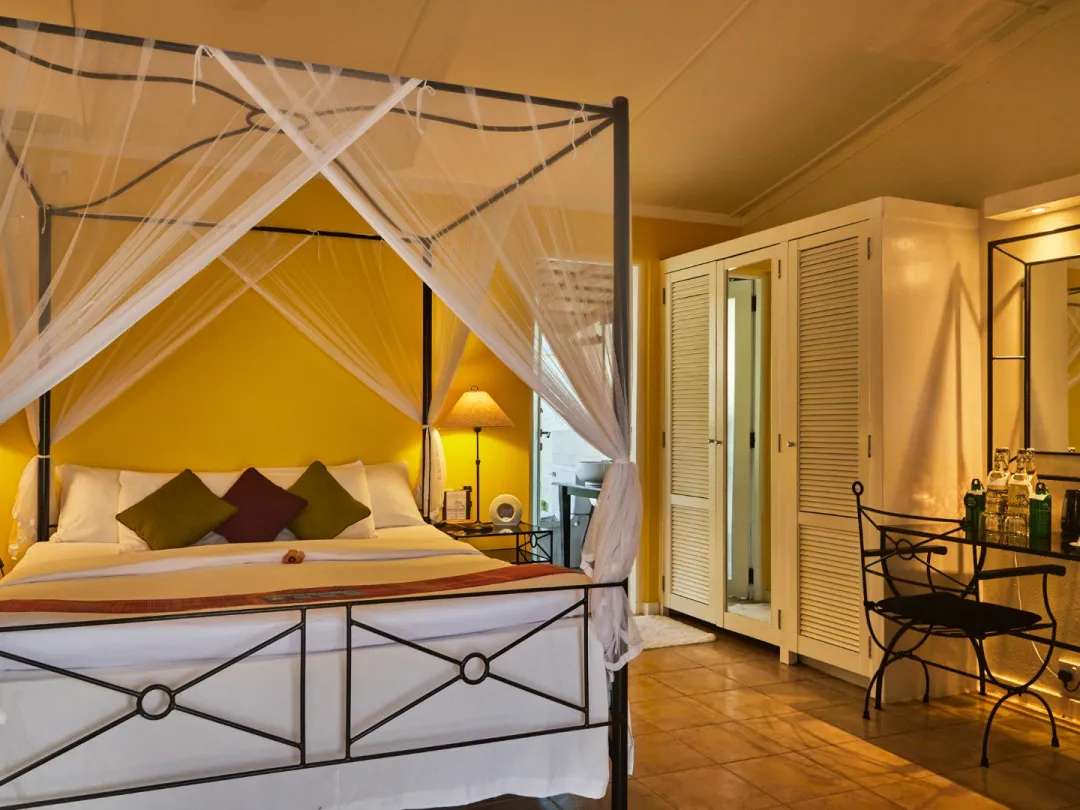 Kuredu-Resort-and-Spa-Premium-Beach-Villa-Details