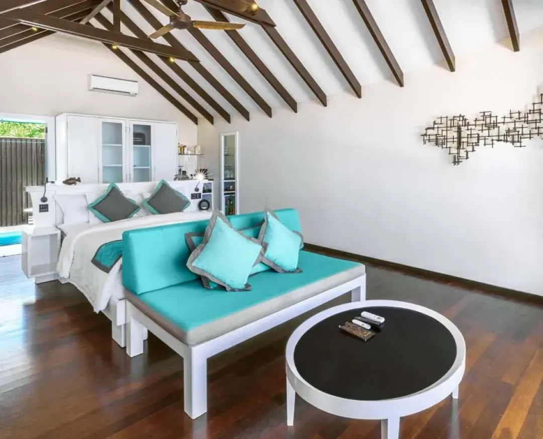 Kuredu-Resort-and-Spa-Deluxe-Beach-Villa-Full-View-Room