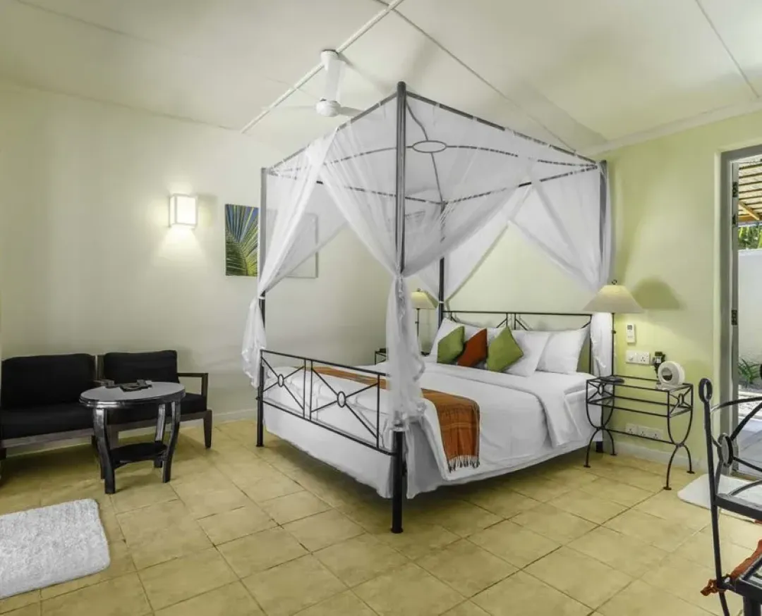 Kuredu-Resort-and-Spa-Premium-Beach-Bungalow-King-Bed