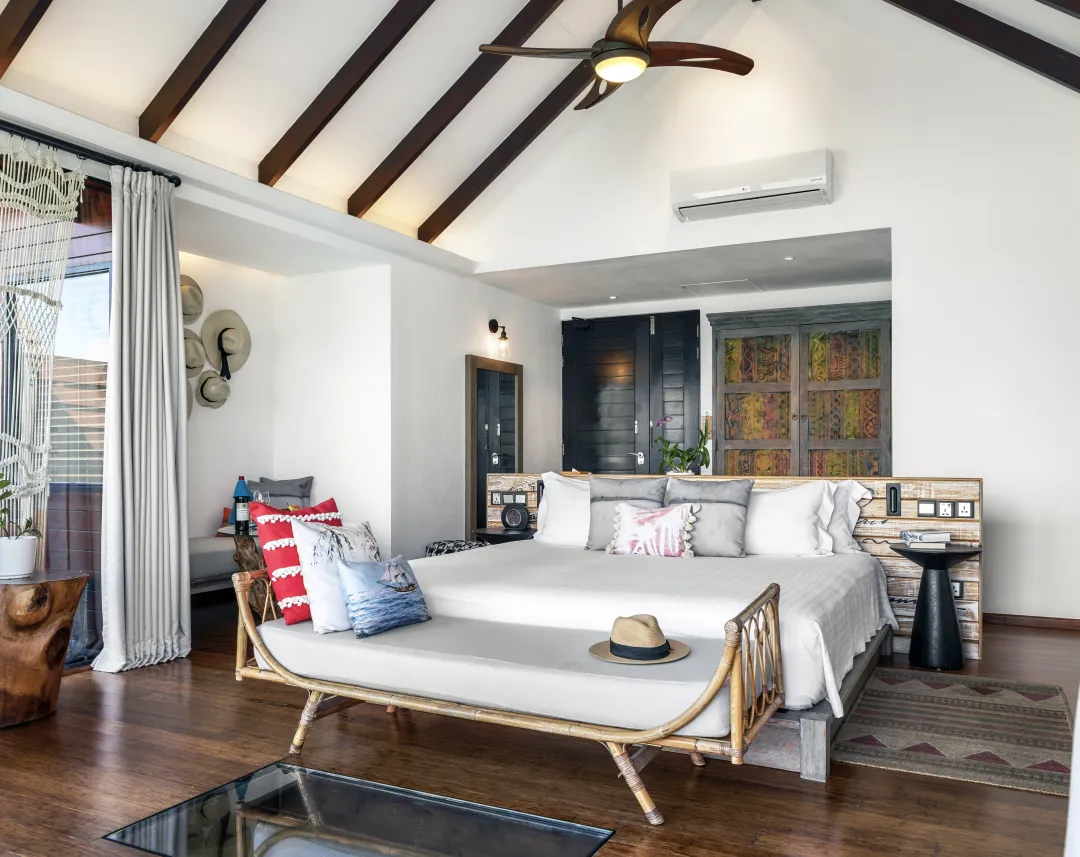 Grand Park Kodhipparu - Ocean Water Villa - King Bed