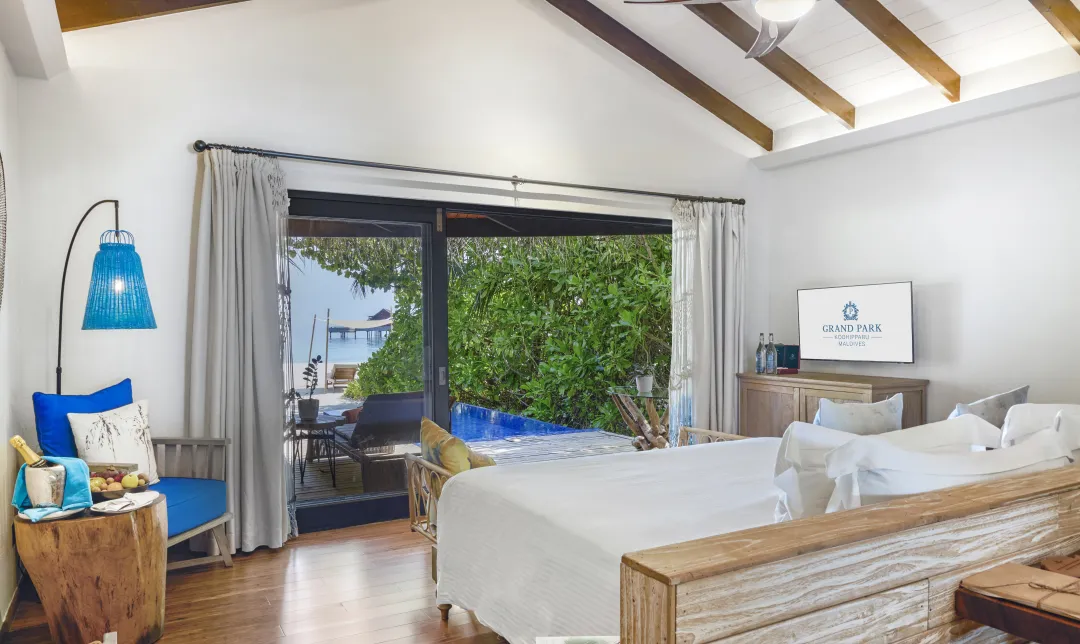Grand Park Kodhipparu - Beach Pool Villa -King Bed