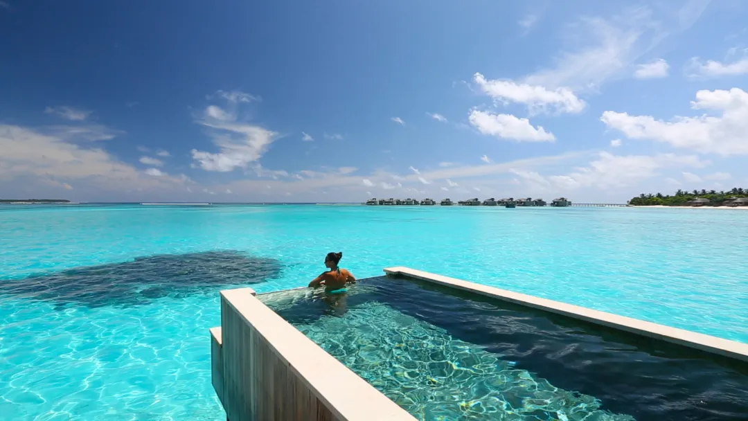 Six Senses Laamu - Pool With Sea View
