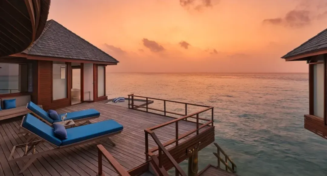 SUNSET OVER WATER VILLA -Terrace Lounge with Sunset View
