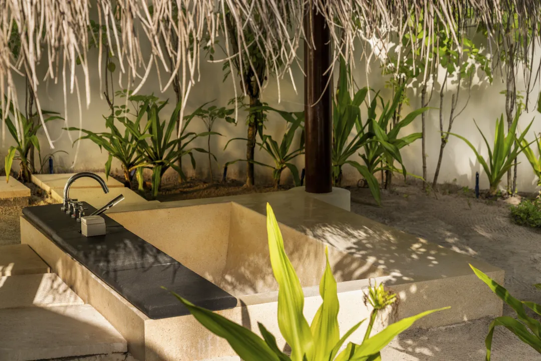 Beach Villa - Outdoor Bathtub