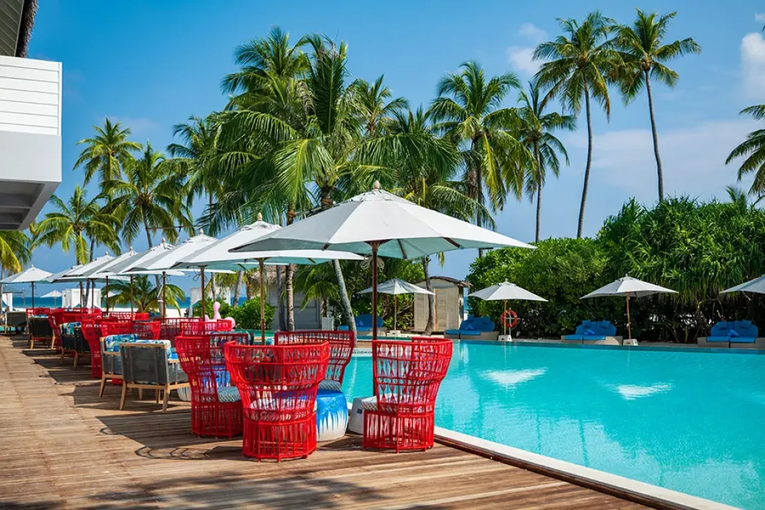 Finolhu - Pool Lounge