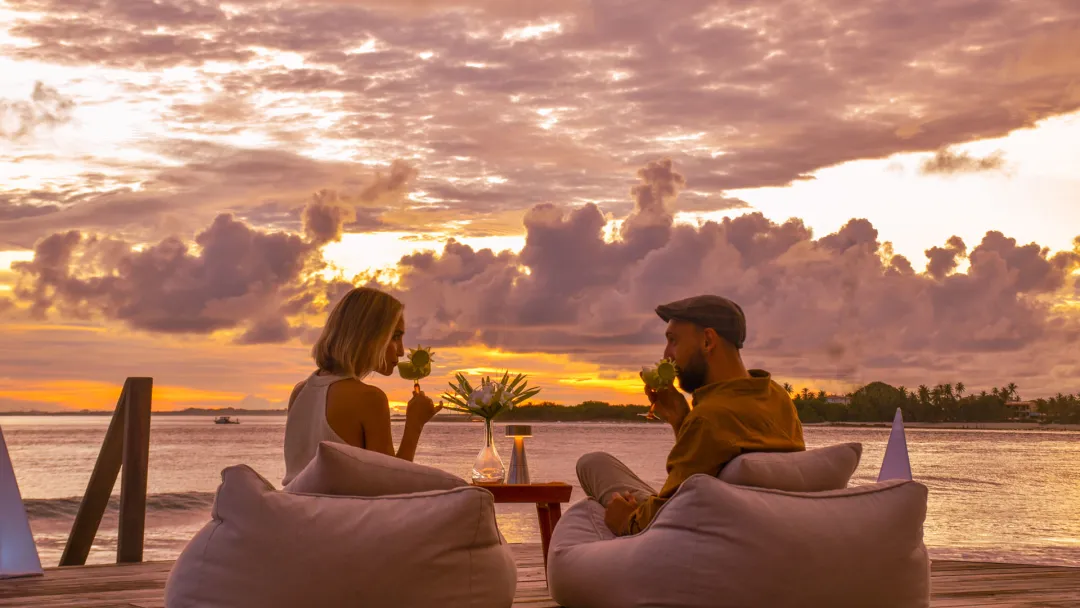 Kuda Villingili - Beach Bar Lounge after Sunst