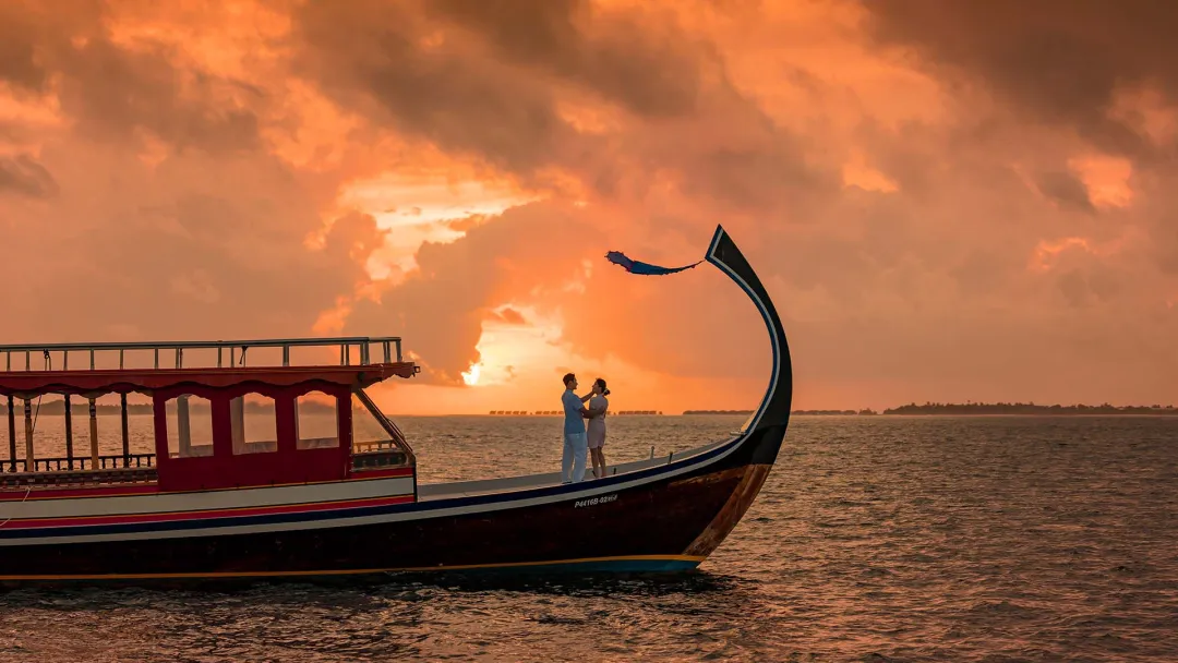 Kuda Villingili - Sunst Cruise Visit