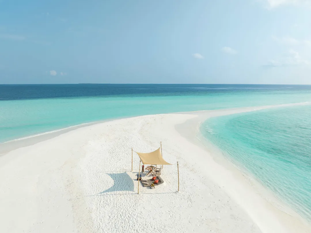 Vakkaru Maldives - Sandbank Castaway Aerial