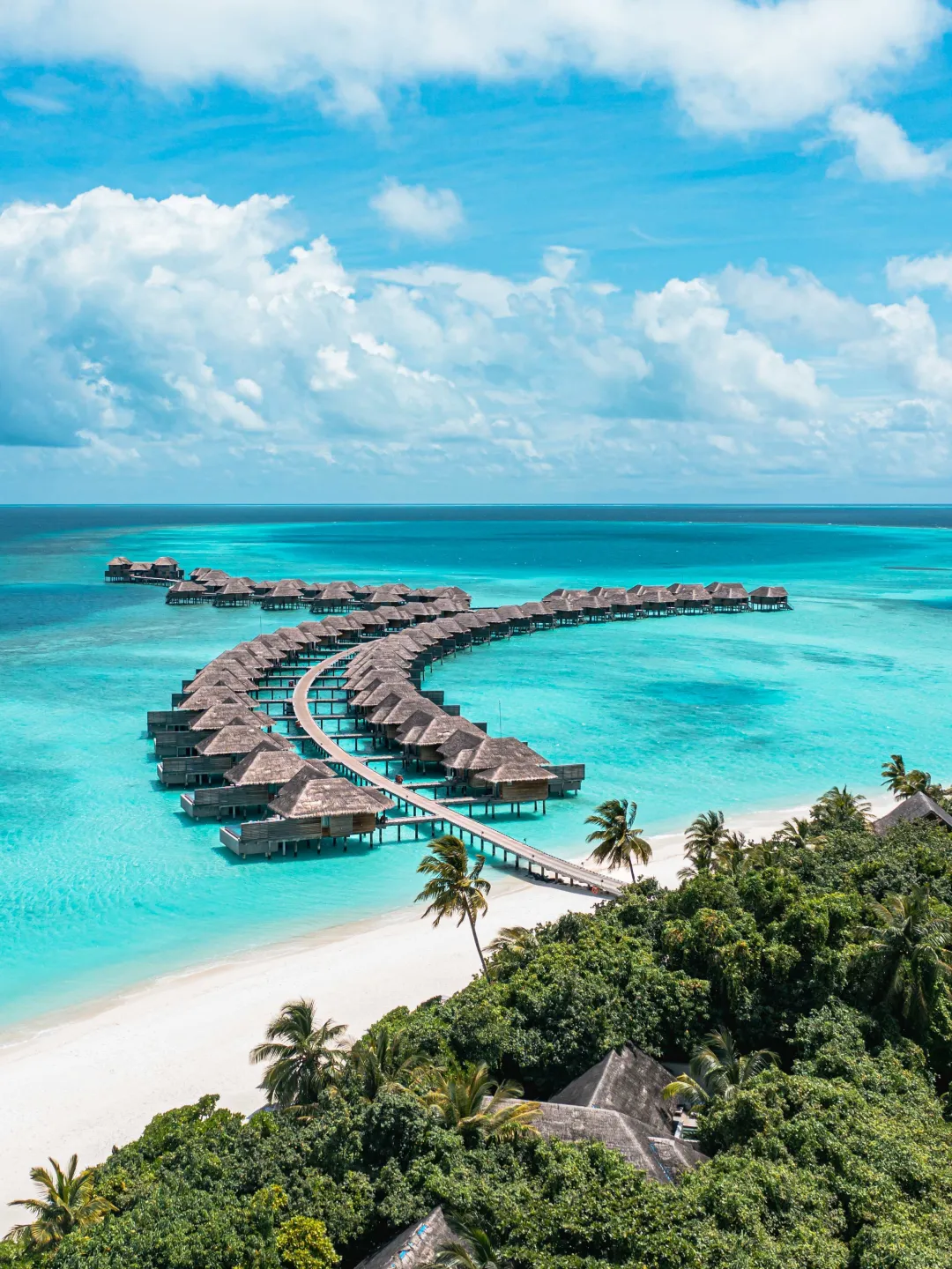 Vakkaru Maldives - Water Villa Aerial View
