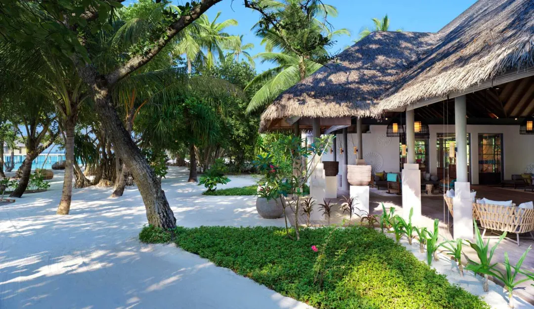 Vakkaru Maldives -Reception Garden View