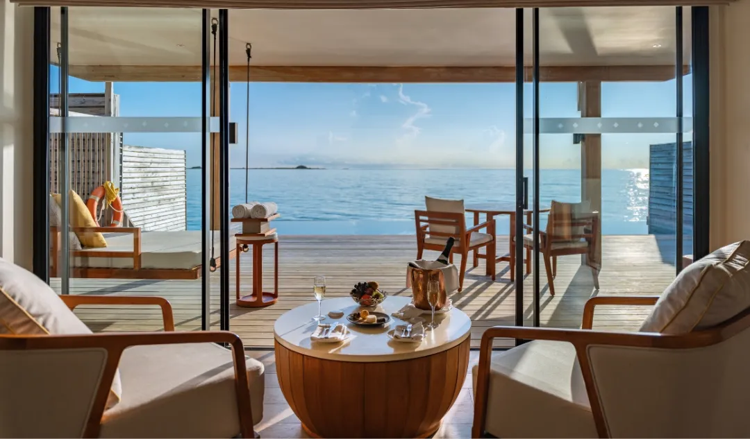 Kuda Vilingilli - Sunrise Water Villa with Private Pool - Patio