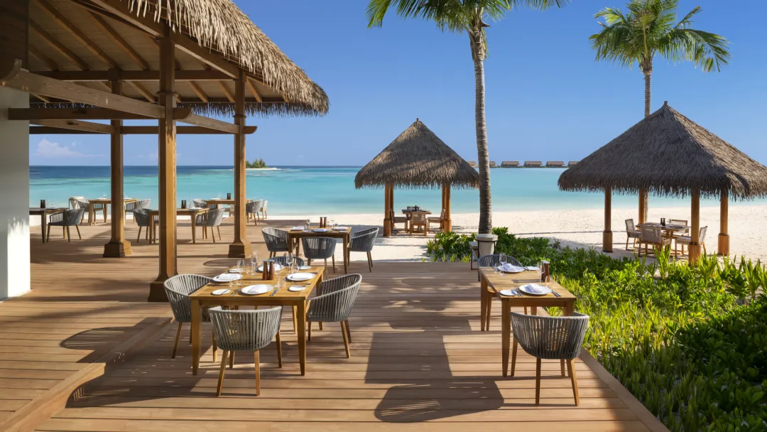 Waldorf Astoria Maldives Ithaafushi - Beach Dining