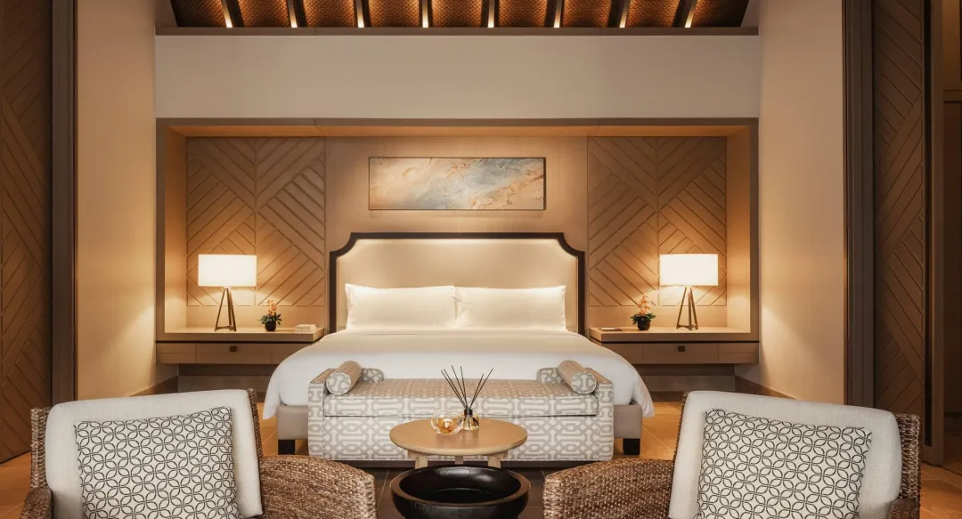 Beach Villa with Pool -King Bed