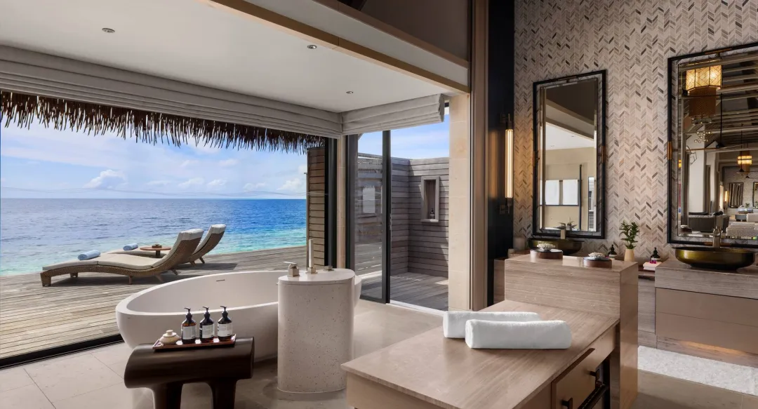 Overwater Villa with Pool -Bathroom