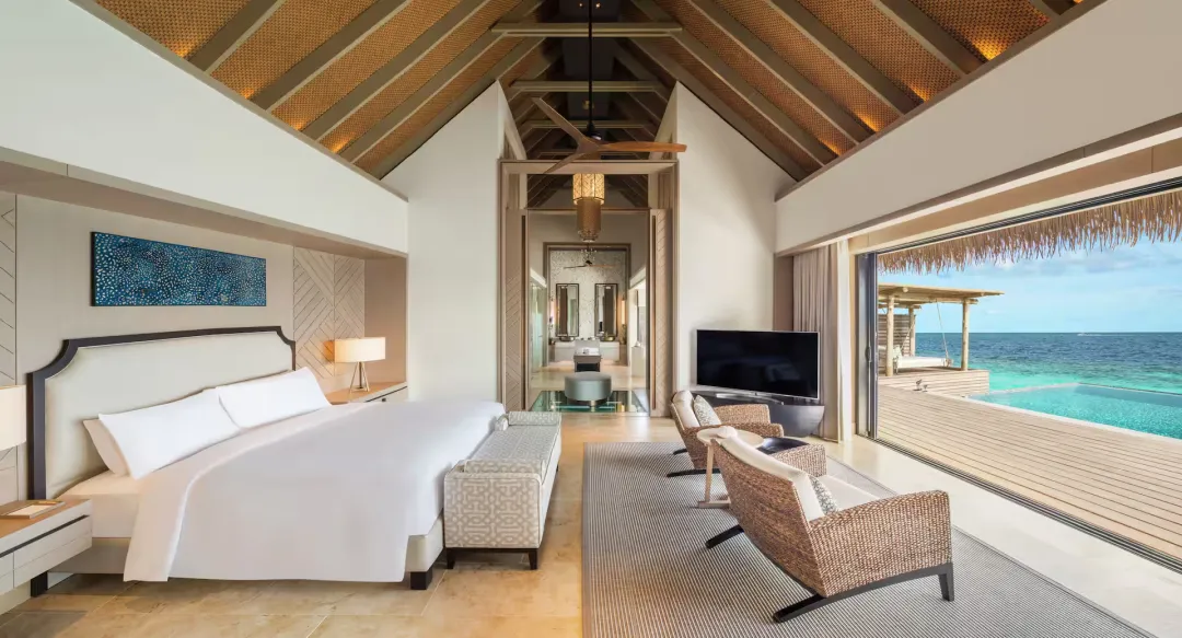 Grand Overwater Villa with Pool - King Bed