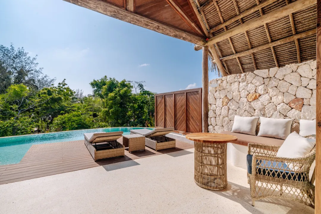 Matemwe-Attitude-Swim-up-Villa-Patio