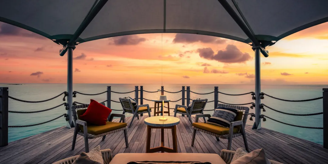 InterContinental-Maldives-Sunset-Bar