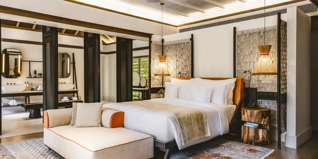 InterContinental-Maldives-Luxury-Room