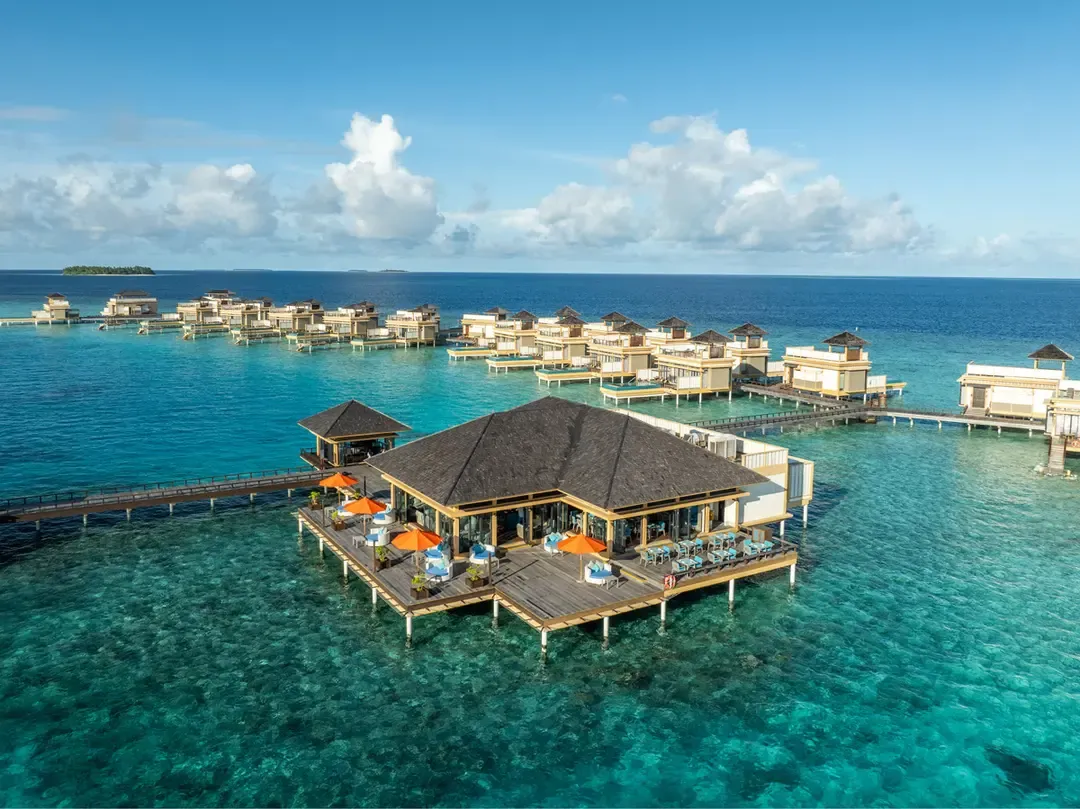 Angsana-Velavaru-Azurro-Restaurant