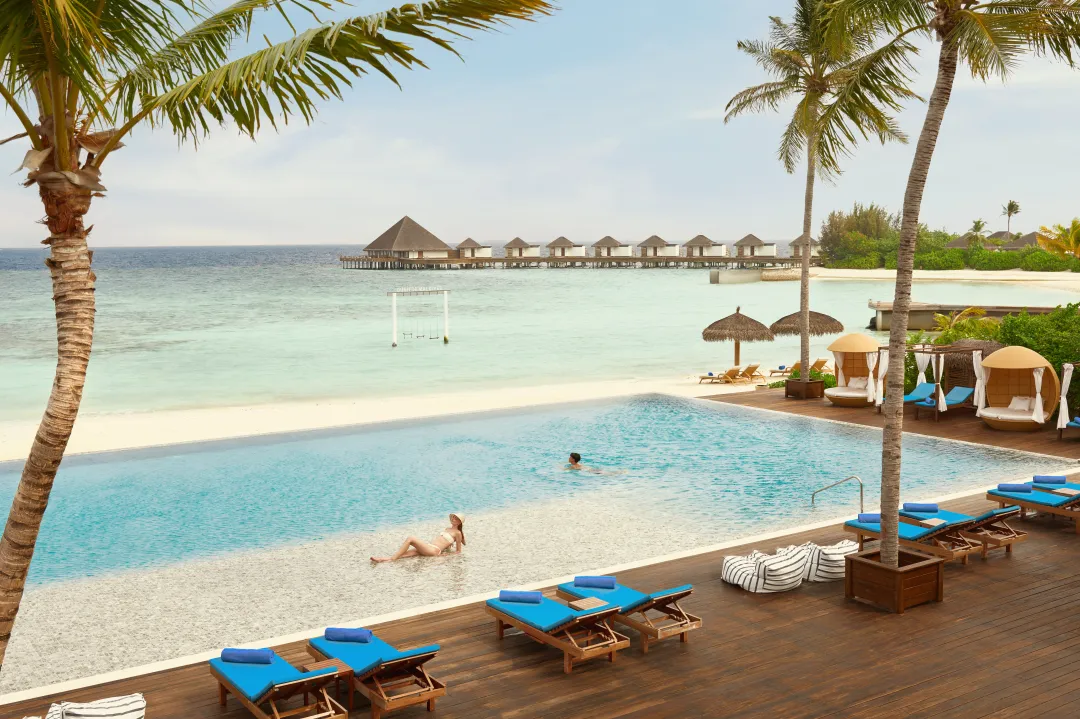 dusitD2 Feydhoo Maldives - Pool View