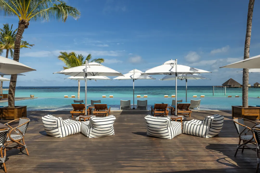 dusitD2 Feydhoo Maldives - Restaurant Lounge with Sea View